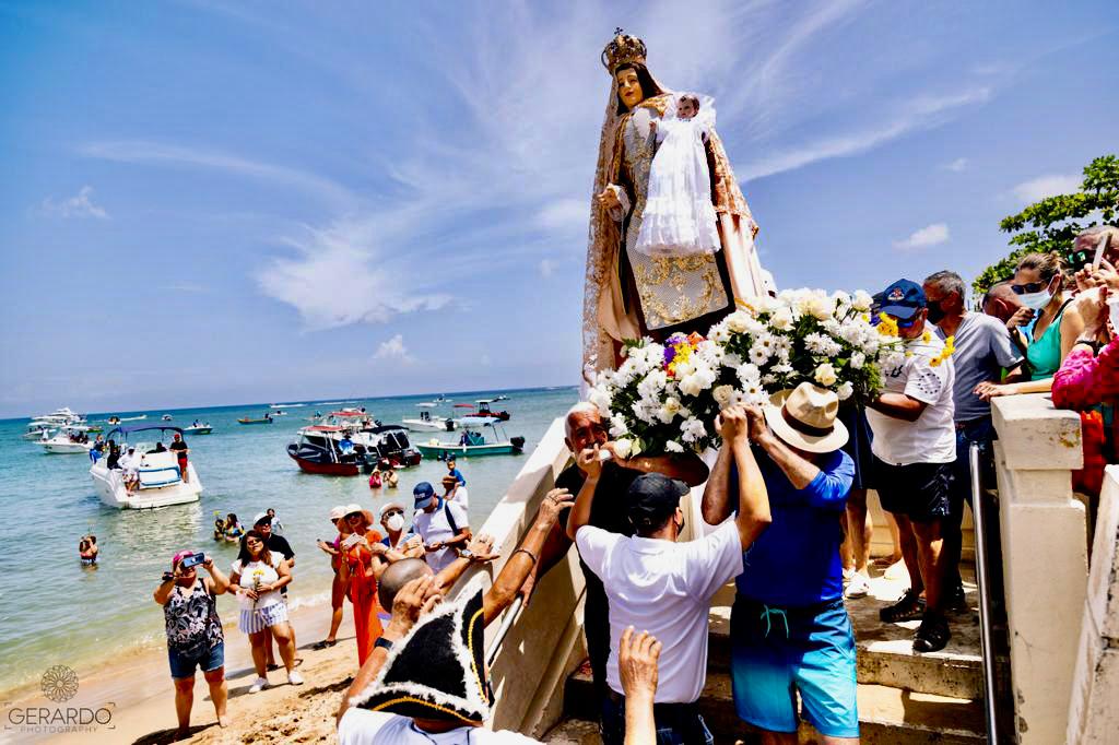 Aguadilla celebra tradicional pase nacional de la Virgen del Carmen