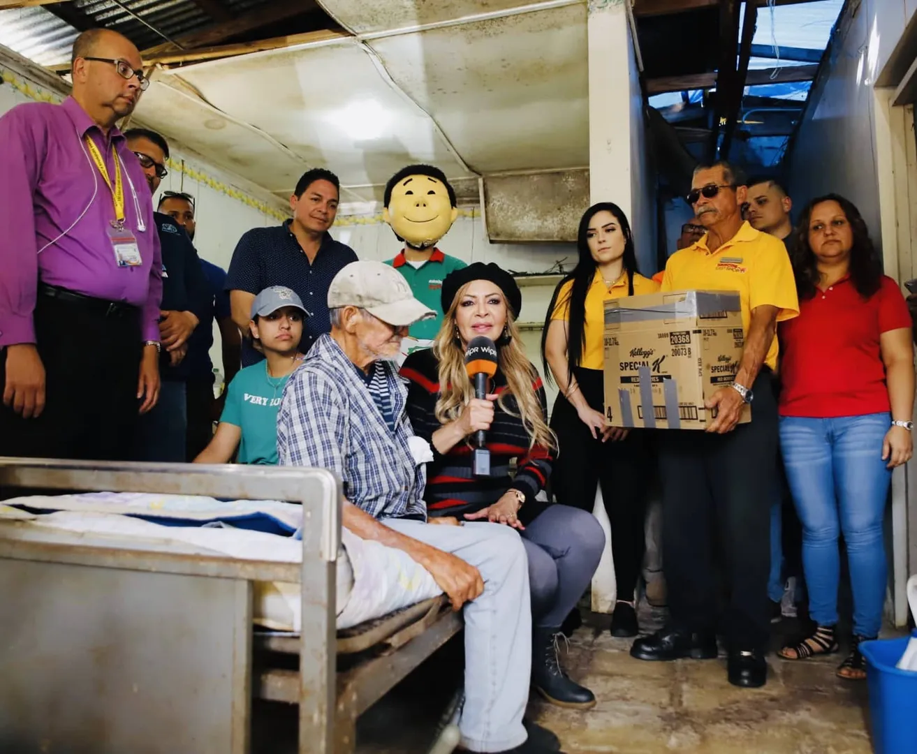 Senadora ayuda familias necesitadas durante época navideña