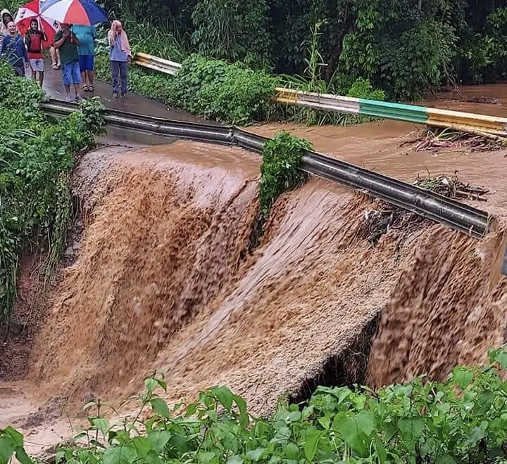 Barranquitas sigue a la espera de reparación de puentes dañados por el paso del Huracán María