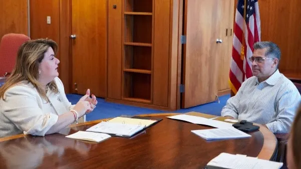 Comisionada discute con el secretario de Salud federal acceso a programas federales de salud