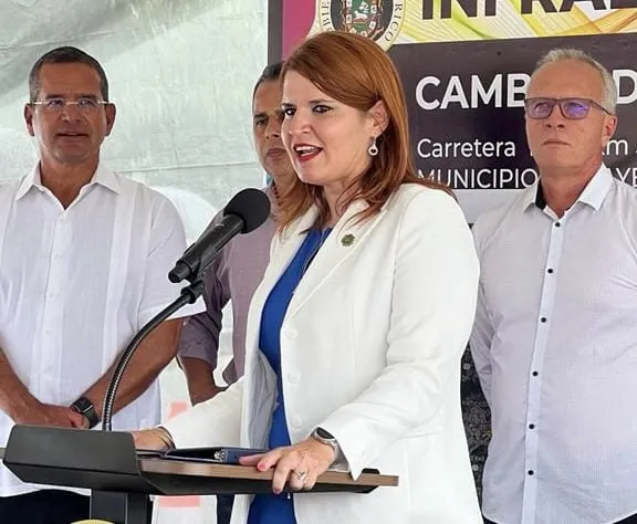 Colocan primera piedra en reconstrucción de carretera entre Cayey hasta Salinas