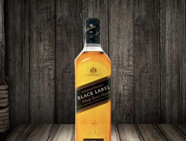 Roban “Whisky Black Label” en supermercado de Hatillo