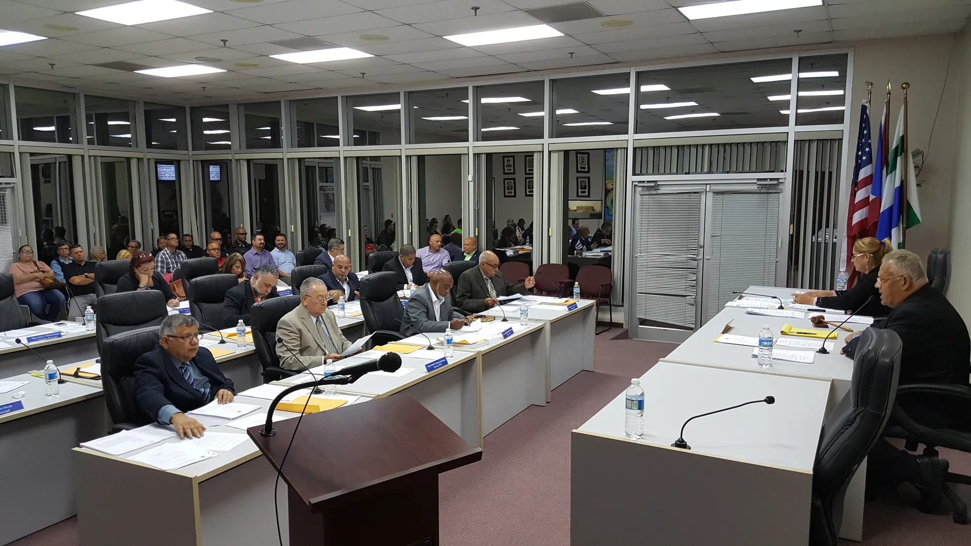 Asamblea de Vega Alta da aumento a Policía Municipal