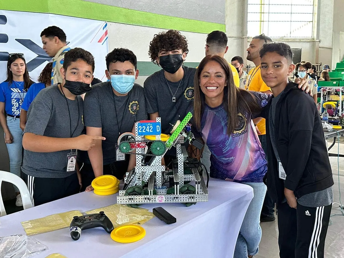 Salinas recibió la Primera Competencia de Robótica de la Caribbean Robotics Academy