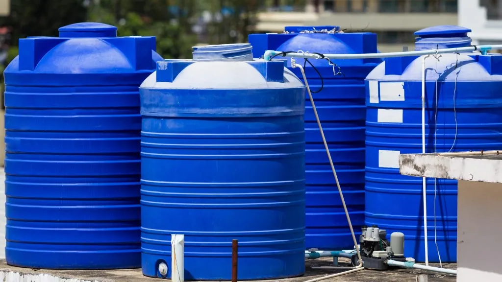 Expiden orden de arresto contra supuesto instalador de cisternas