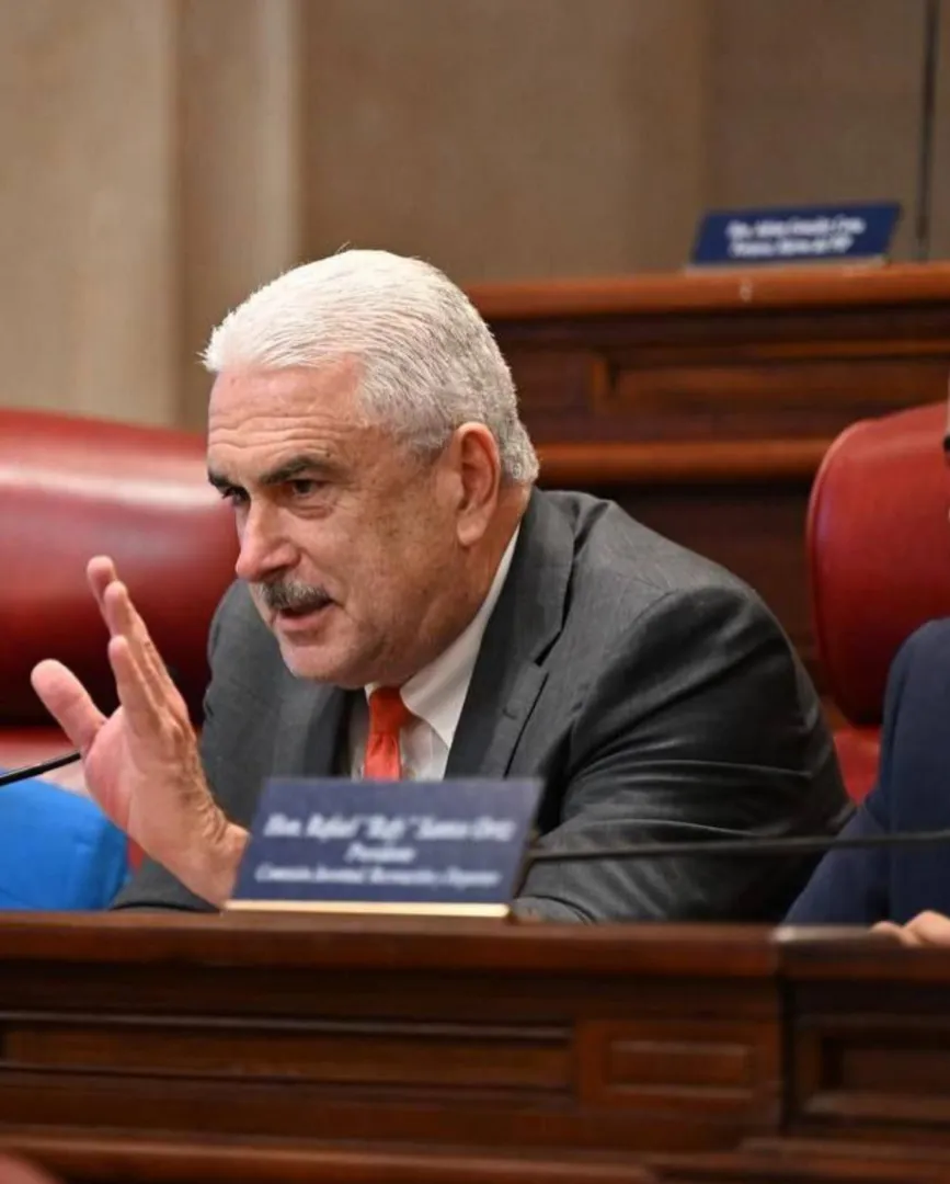 Alto Cuerpo avala medidas del presidente senatorial para modernizar servicios gubernamentales y regular la Inteligencia Artificial en Puerto Rico
