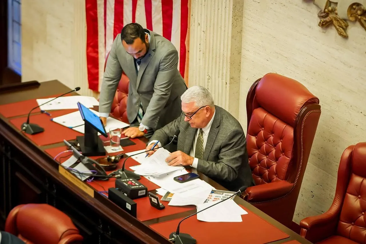 Senado aprueba eliminar barreras laborales a personas con antecedentes penales