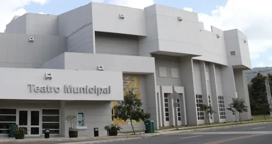 Cayey conmemora hoy el Hit 3,000 de Roberto Clemente en su Teatro Municipal