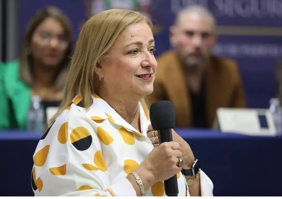 Mofa sobre traje de la gobernadora es insulto a la Mujer