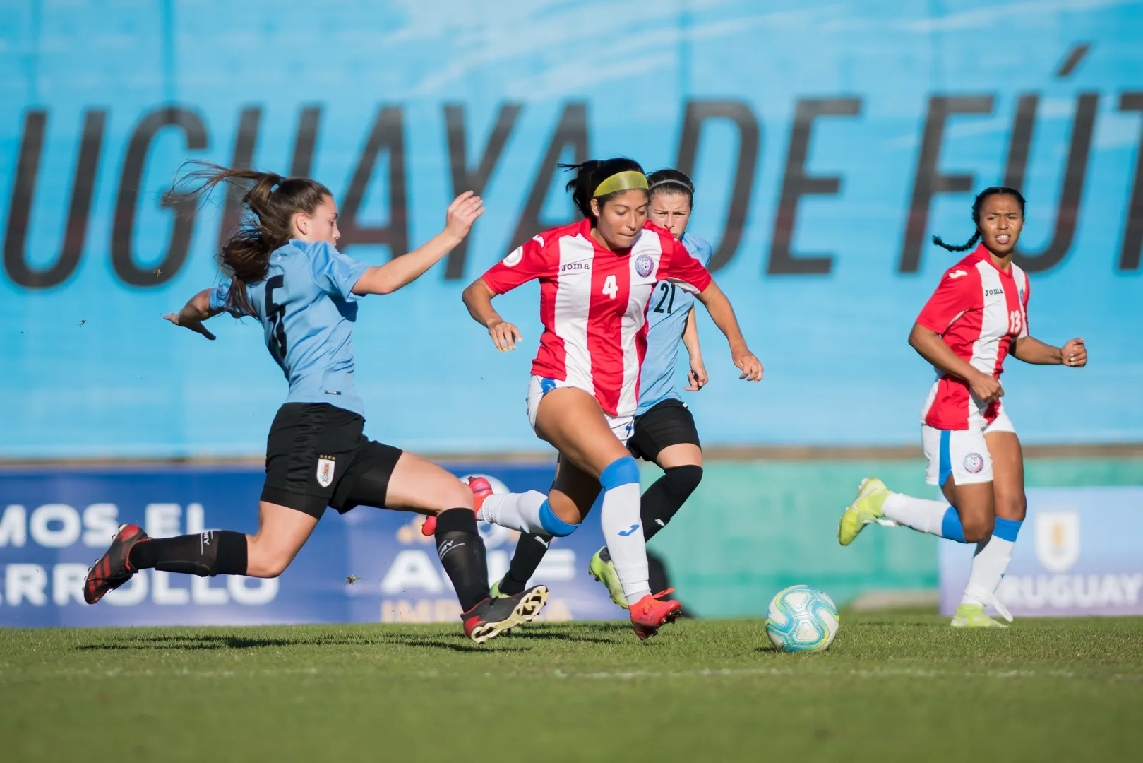 Uruguay derrota, 5-1, a Puerto Rico en el Estadio Centenario