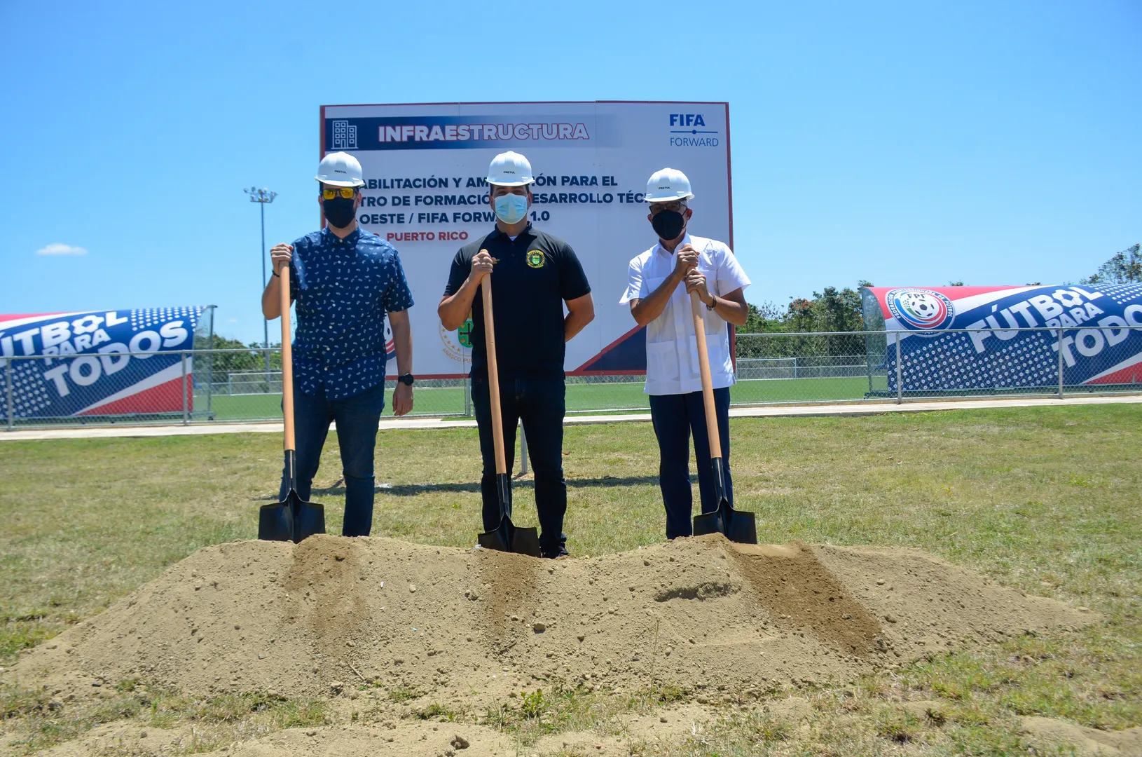 Colocan primera piedra en Añasco para la segunda fase del Centro de Desarrollo de Fútbol del Oeste