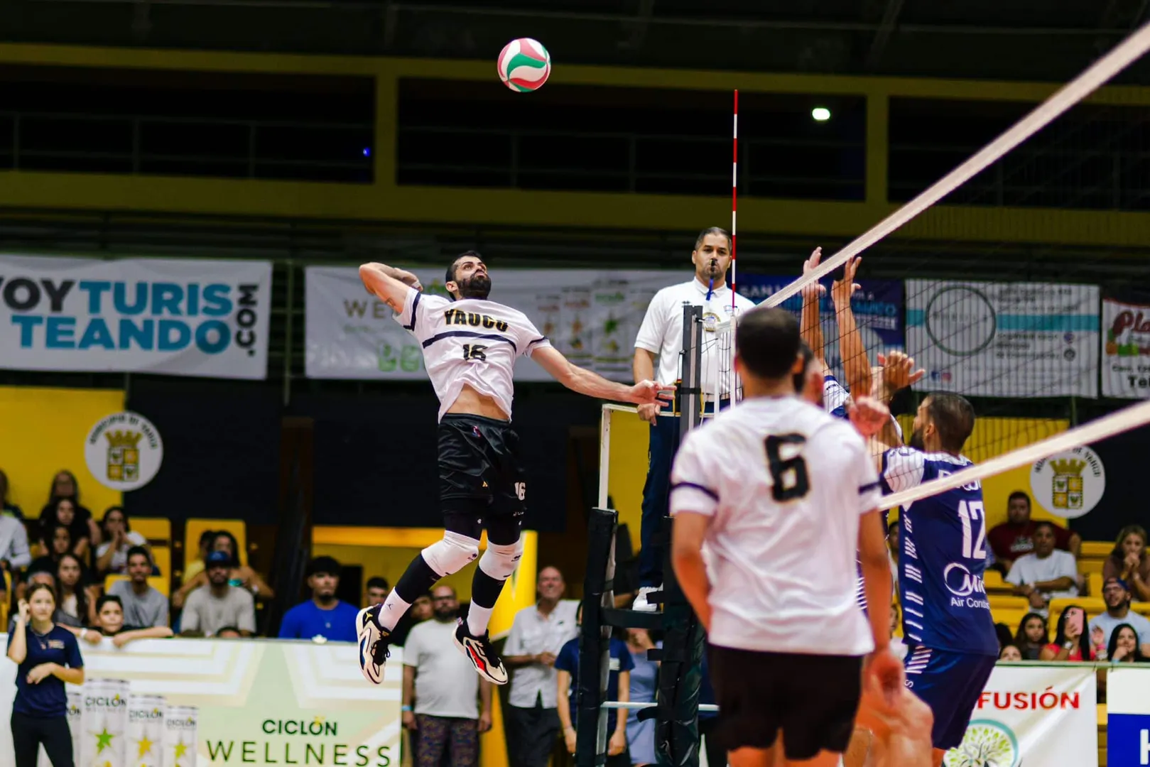 Yauco se recuperó en un luchado tercer set para derrotar a Mayagüez en el round robin de la LVSM