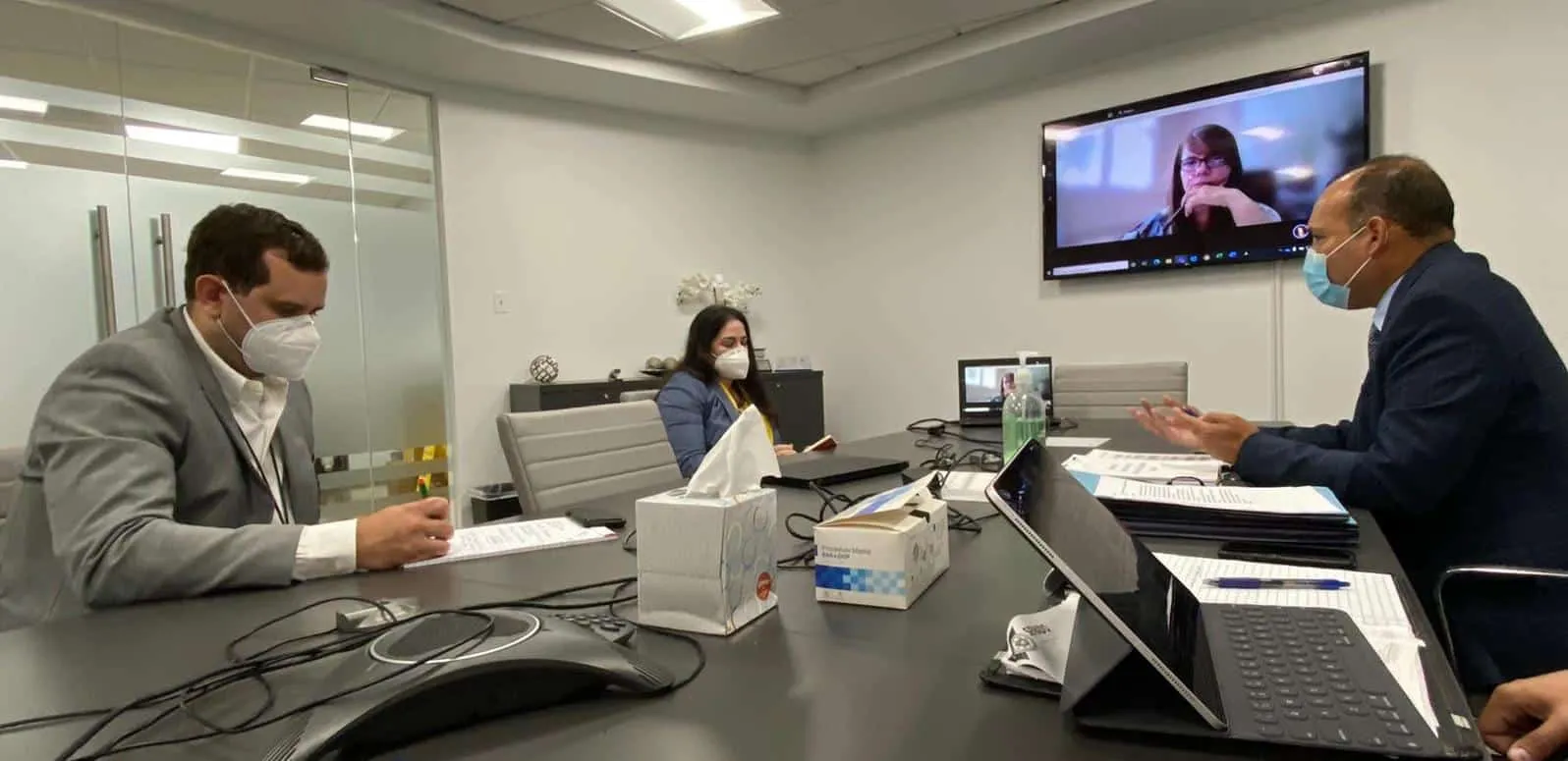 Senador se reúne con personal de la Junta de Supervisión Fiscal