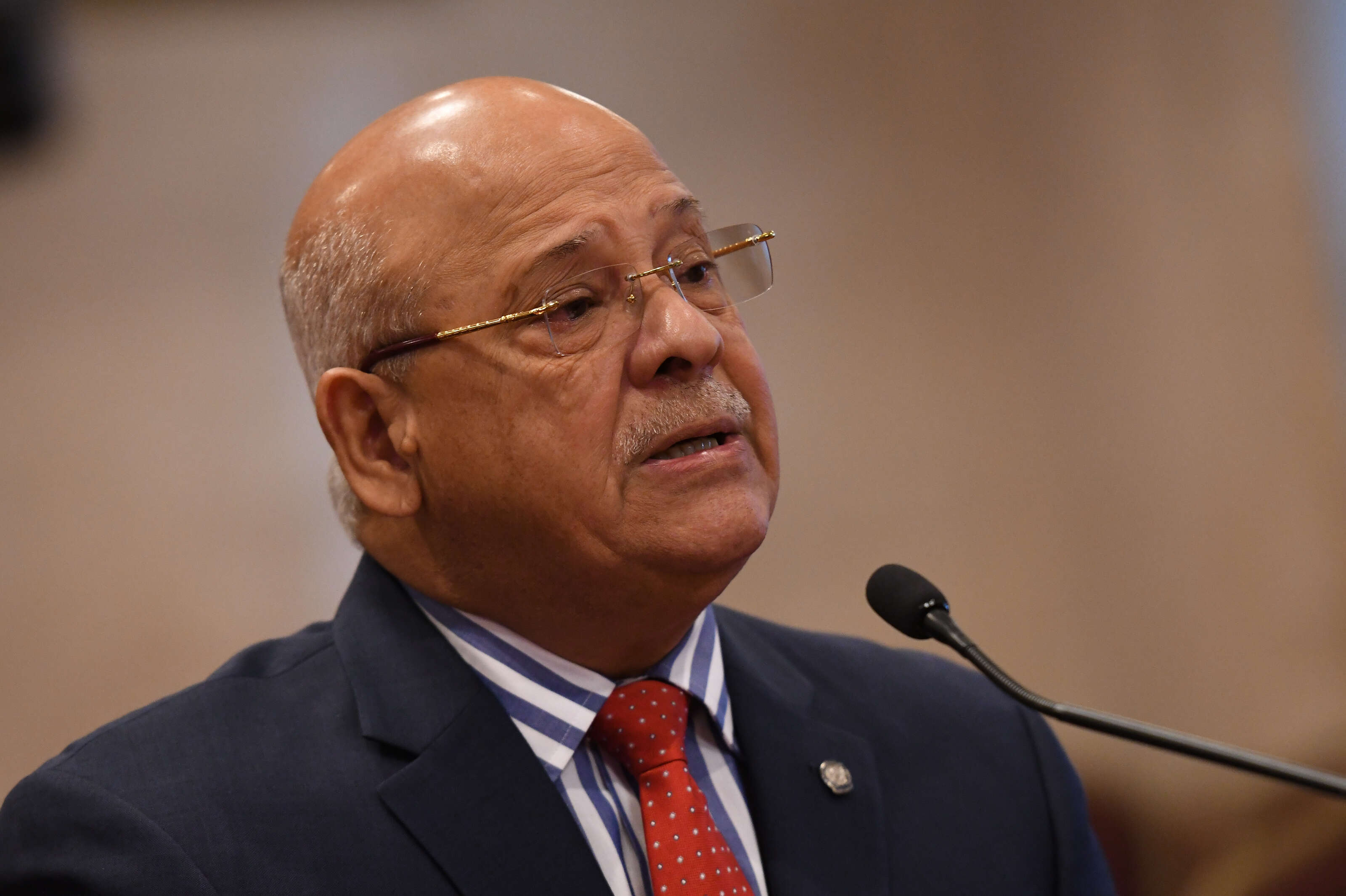 Ombudsman exhorta a los jefes de agencia a facilitar al ciudadano el ágil acceso a sus servicios