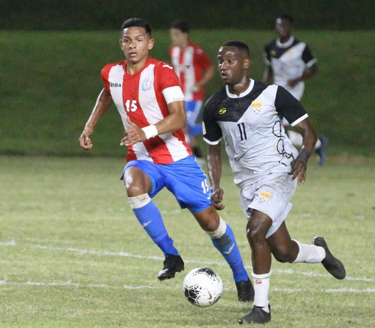 Rumbo a Bolivia un grupo de futbolistas boricuas