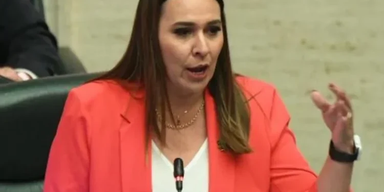 A investigar cumplimiento de leyes relacionadas con la obesidad como problema de salud