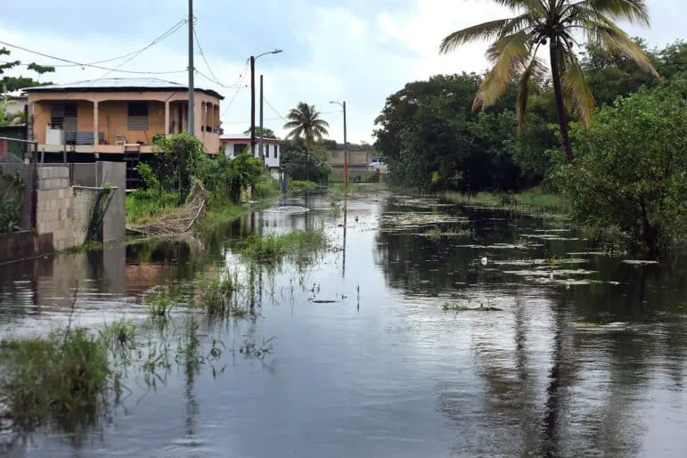 En alerta Vega Alta por desarrollo ciclónico