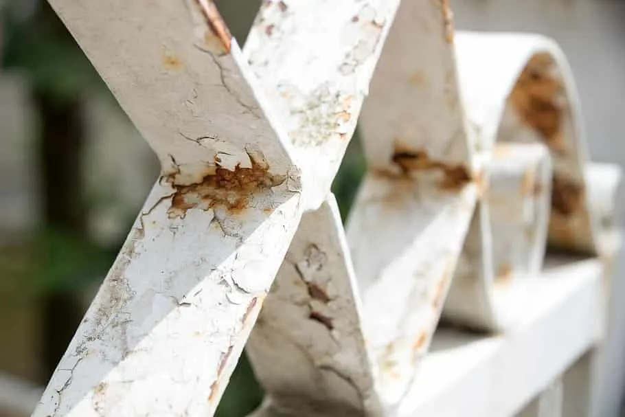 Menor muere al caerle encima portón de su residencia en Arecibo