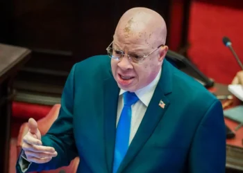 Senado investigará deuda por exceso de tiempo compensatorio a policías activos y retirados