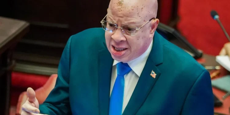 Senado investigará deuda por exceso de tiempo compensatorio a policías activos y retirados