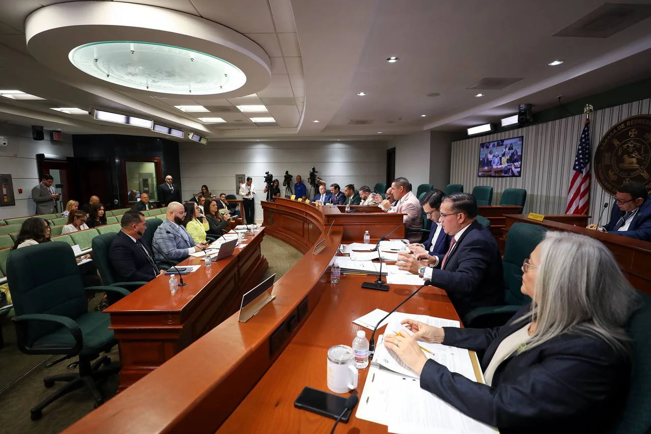 Cámara discute eliminación de escoltas para exgobernadores