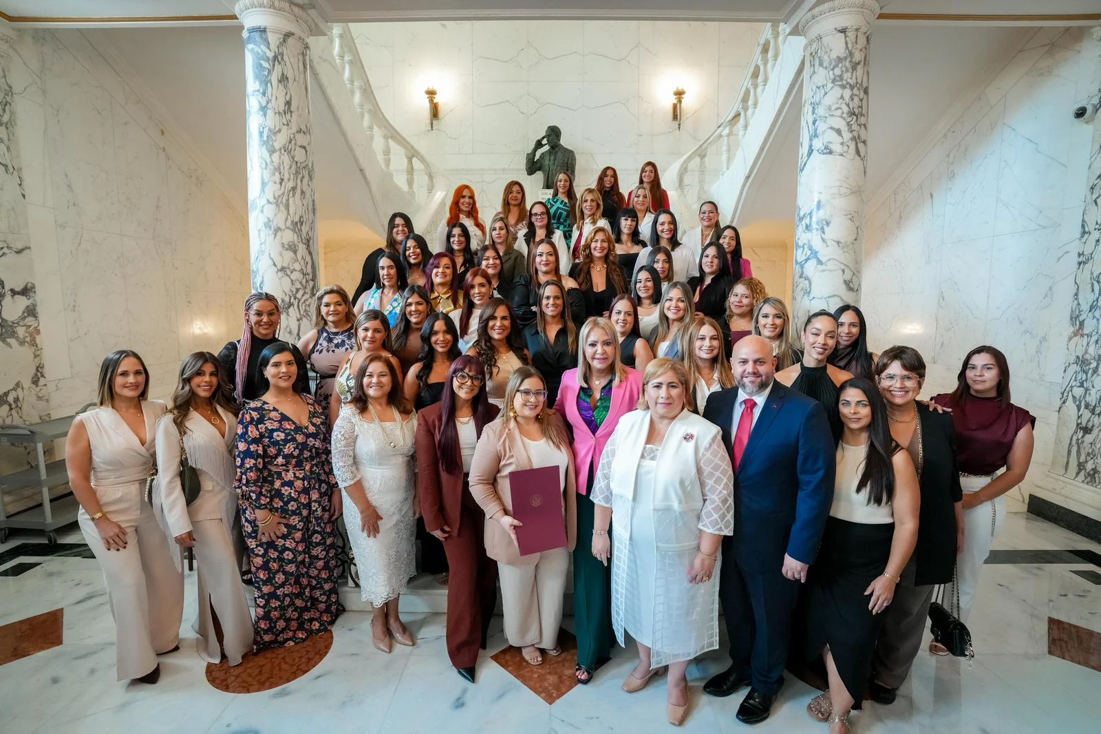 Senado reconoce a mujeres emprendedoras del Oeste