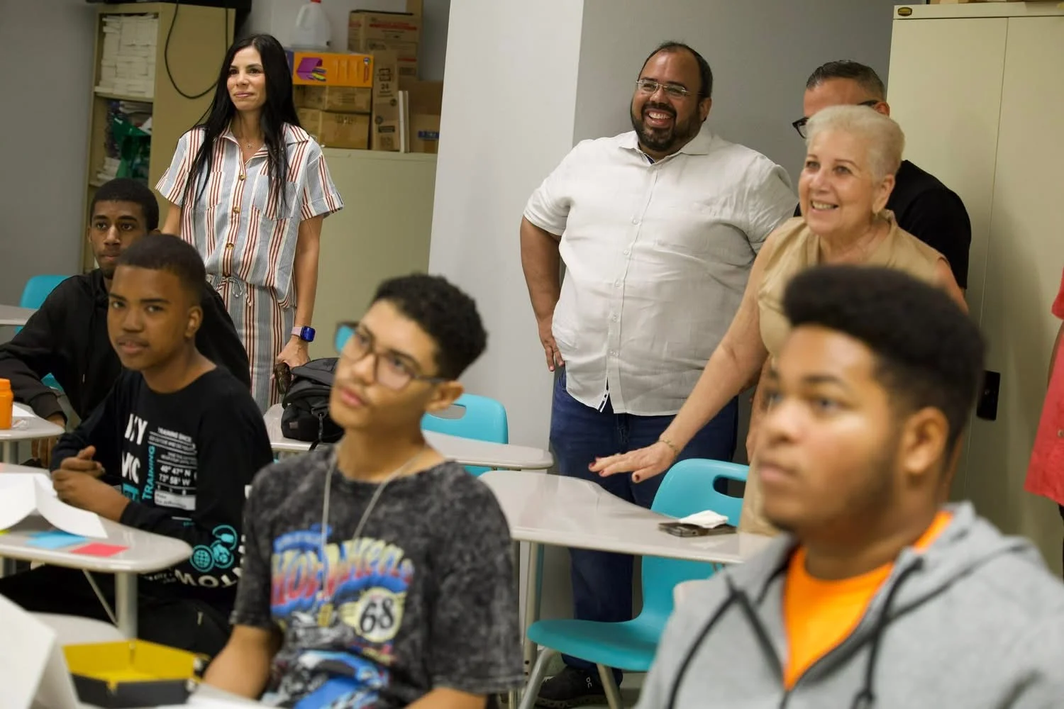 Innovador proyecto Edu Gaming en Loíza recibe la visita del secretario del Departamento de Educación