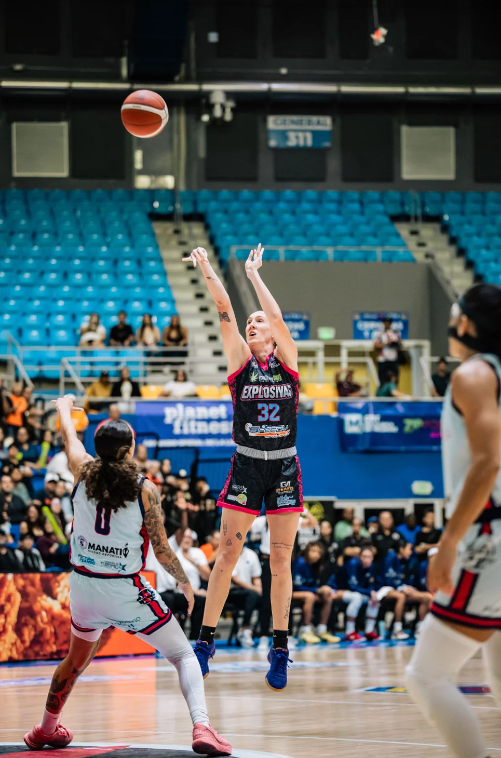 Las Explosivas de Moca ganaron en tiempo extra y habrá un séptimo juego