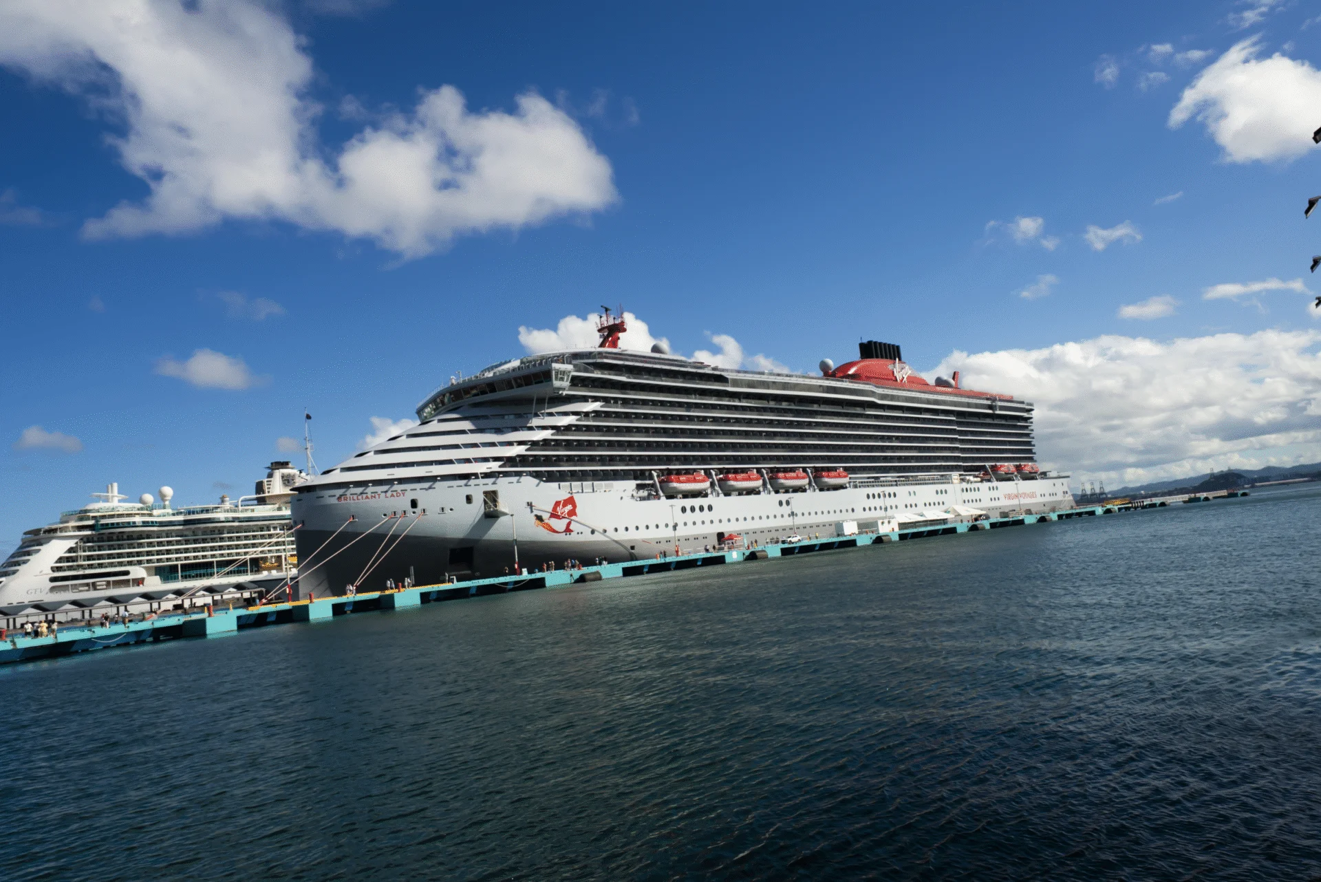 Brilliant Lady llega al puerto de San Juan y consolida expansión de Virgin Voyages