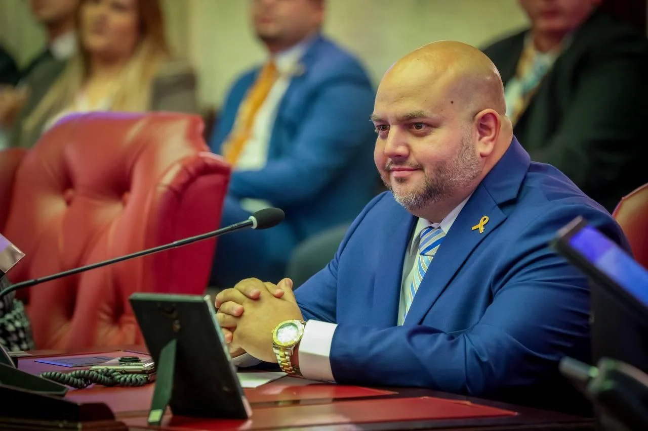 Senado aprueba medida del senador Jeison Rosa Ramos para fortalecer la ley antitabaco y proteger entornos educativos y de salud