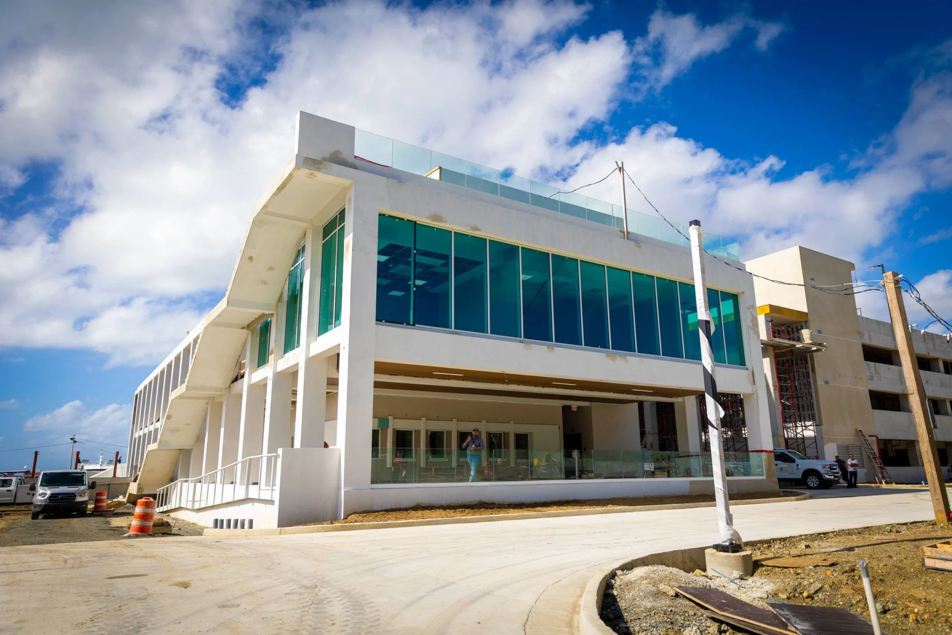 Gobernadora Jenniffer González Colón anuncia llegada de nuevas embarcaciones y visita obras del nuevo terminal marítimo de Ceiba