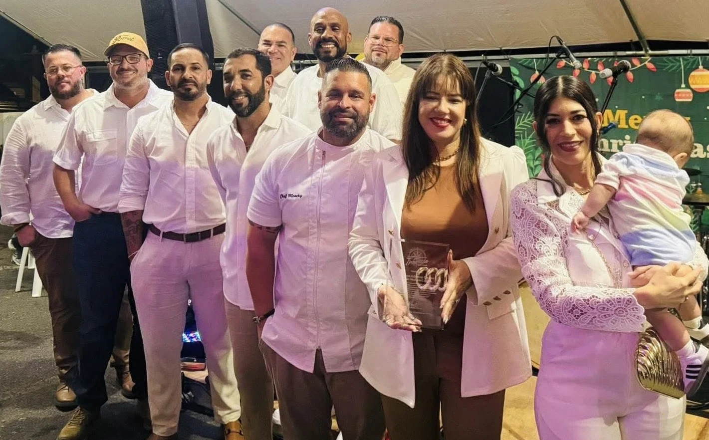 Reconocen a emprendedores y comerciantes de la región noroeste