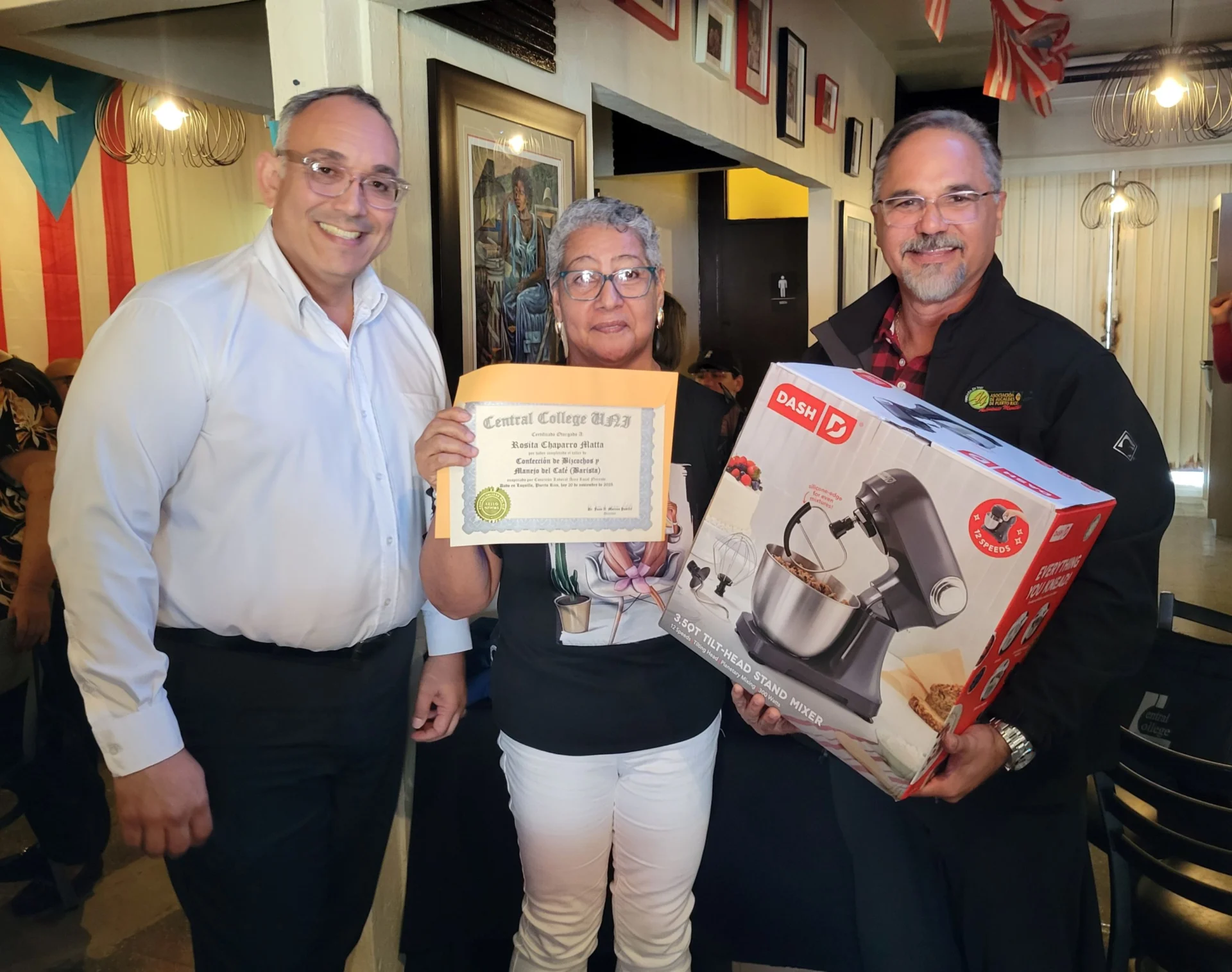 Concluye con éxito curso de Confección de Biscochos y Manejo del  Café en Luquillo