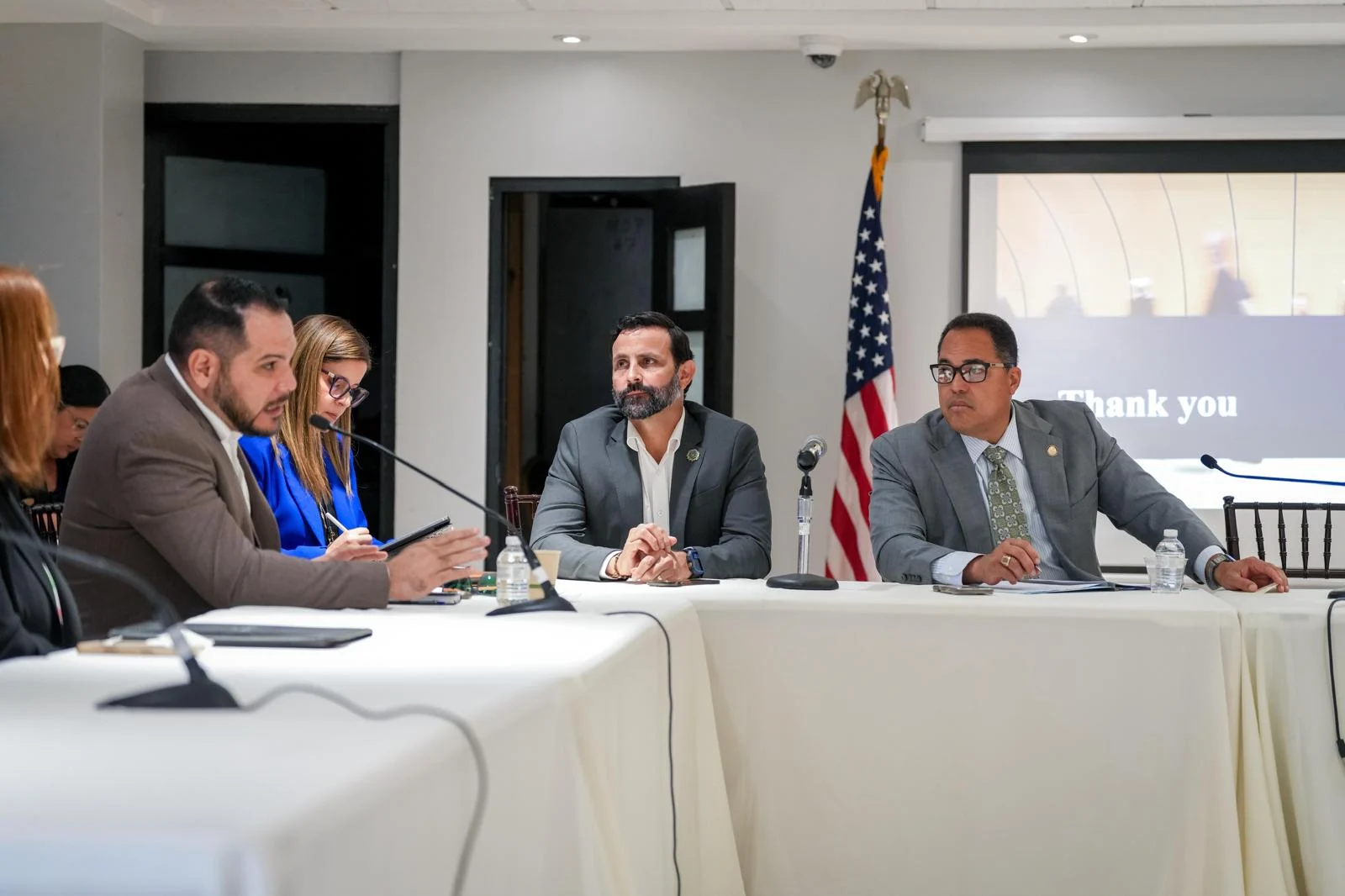 Senado reúne mesa de trabajo para atender alza de crímenes cibernéticos contra adultos mayores