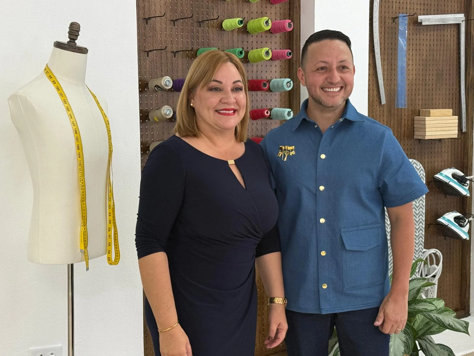 Alcaldesa de Morovis inaugura Centro Educativo de Costura