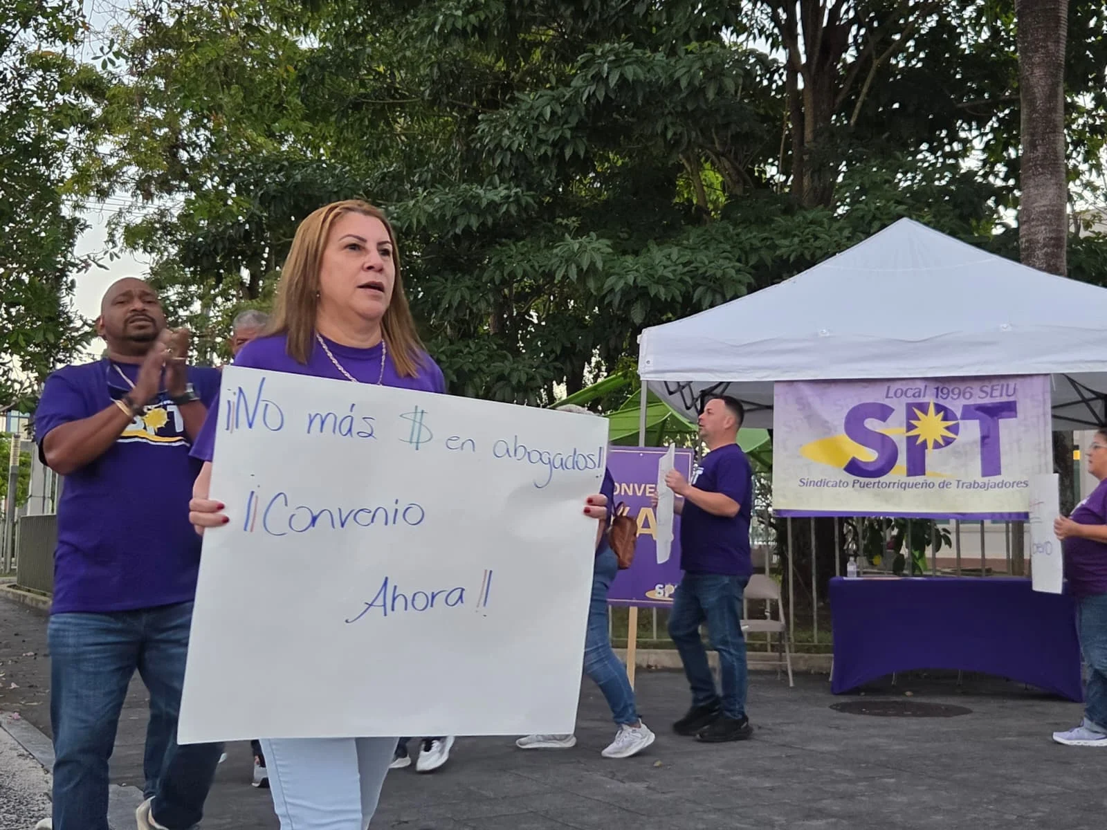 Amenaza de huelga sacude el inicio de clases