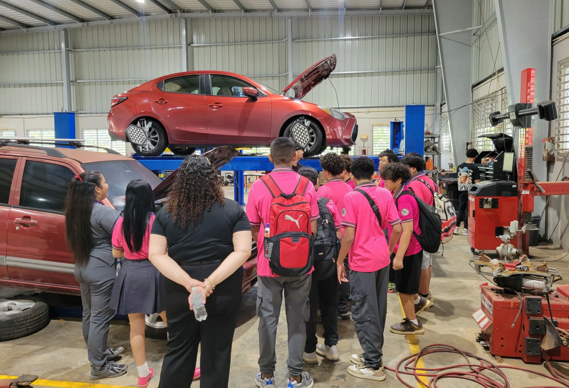 Educación integral en Ceiba: Santiago Iglesias Pantín combina estudios y  formación vocacional