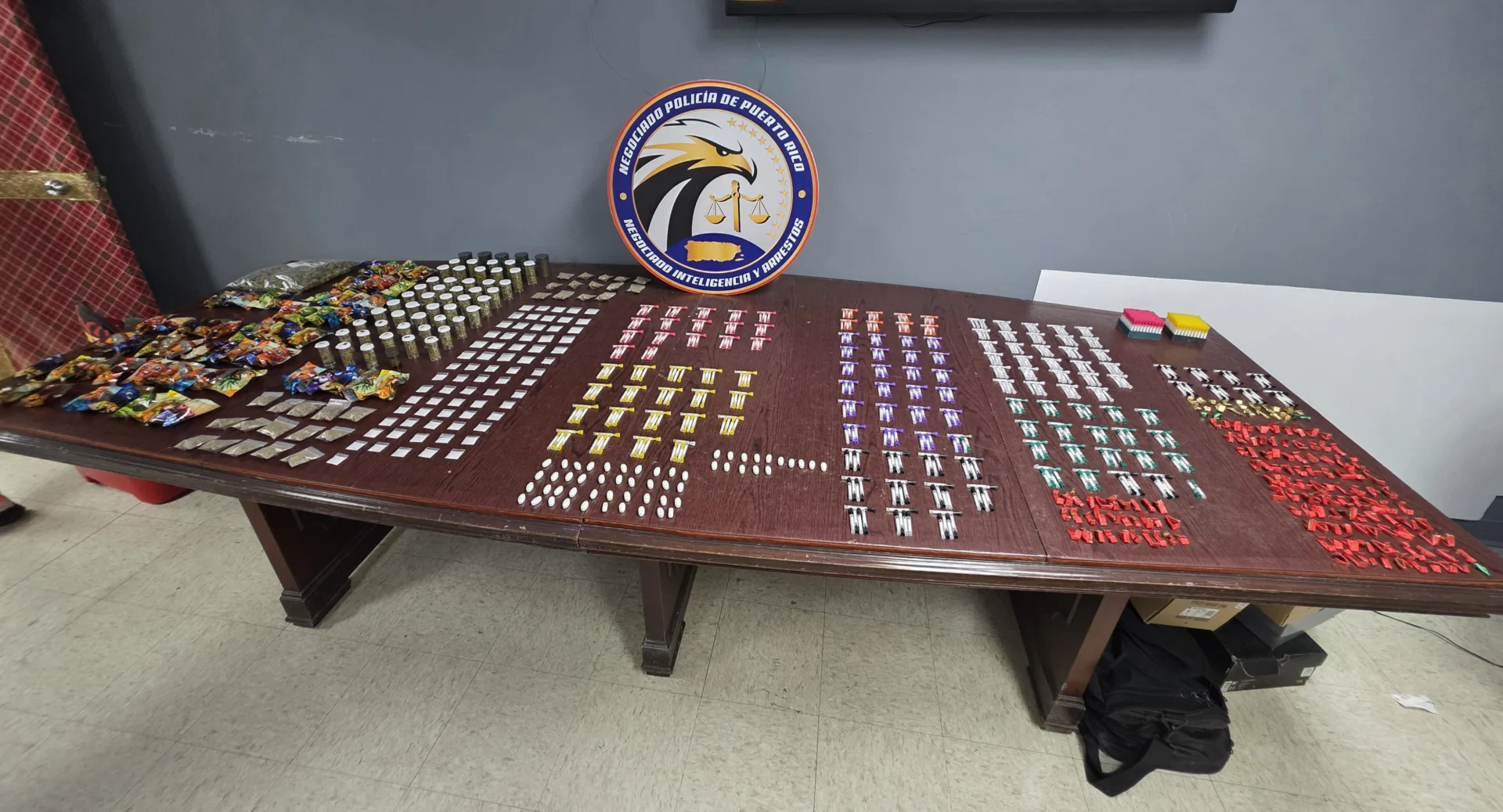 Recuperan 18 apartamentos ocupados ilegalmente y ocupan drogas y dinero en residenciales de San Juan