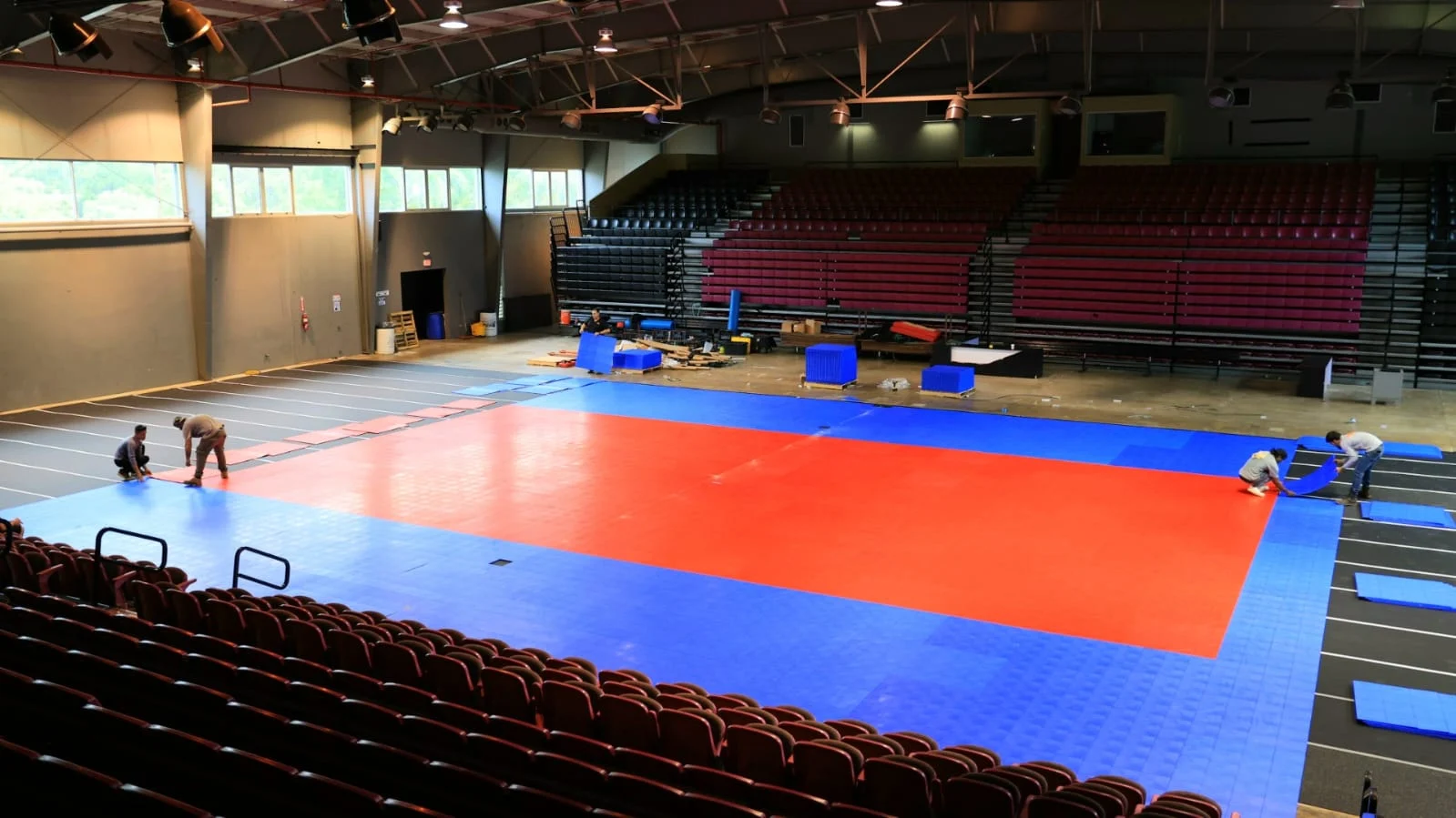 Alcaldesa Marlese Sifre impulsa mejoras en la cancha Salvador Dijols