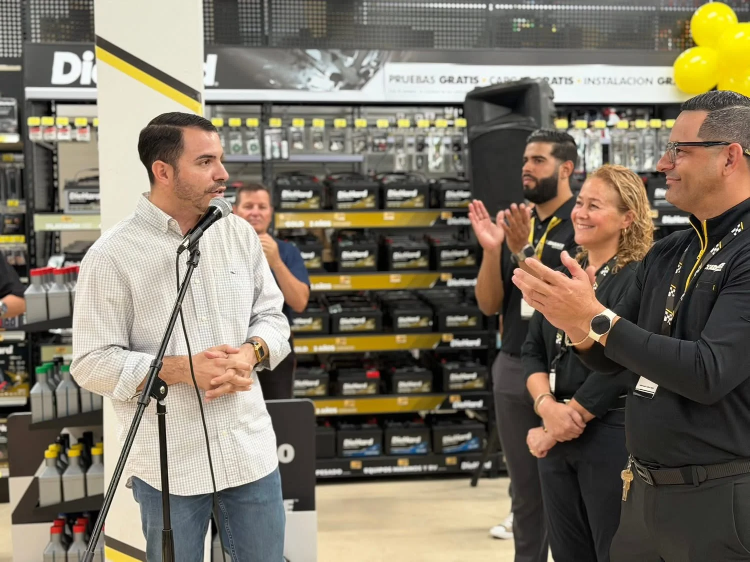 Más comercios abren en Aguada, este jueves hay seminario para emprendedores