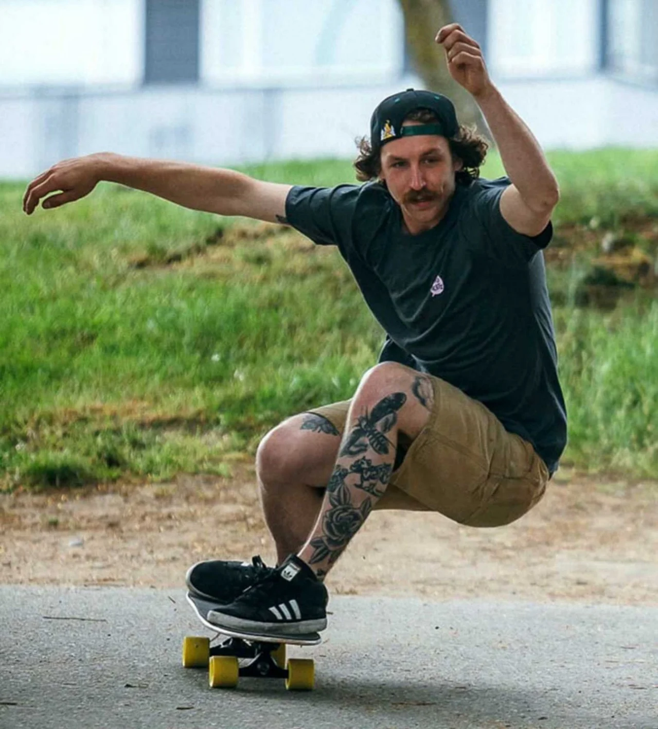 Atletas locales e internacionales compiten en El Pirata Downhill 2026 de Quebradillas