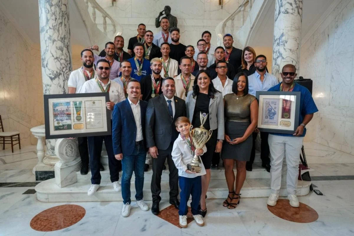 Honran en El Capitolio a Los Titans de Aibonito y Los Jueyeros de Jauca por sus logros deportivos
