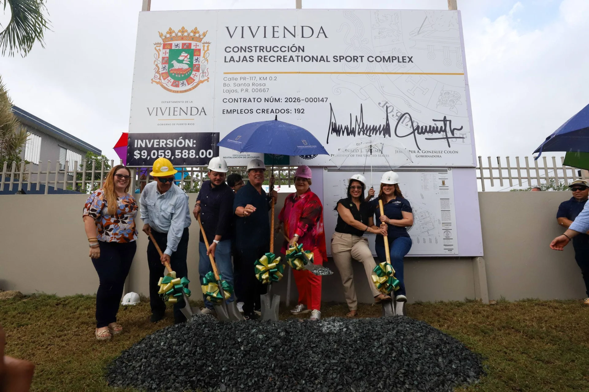 Gobernadora y Alcalde de Lajas anuncian inicio de construcción de la primera pista de caminar en el municipio