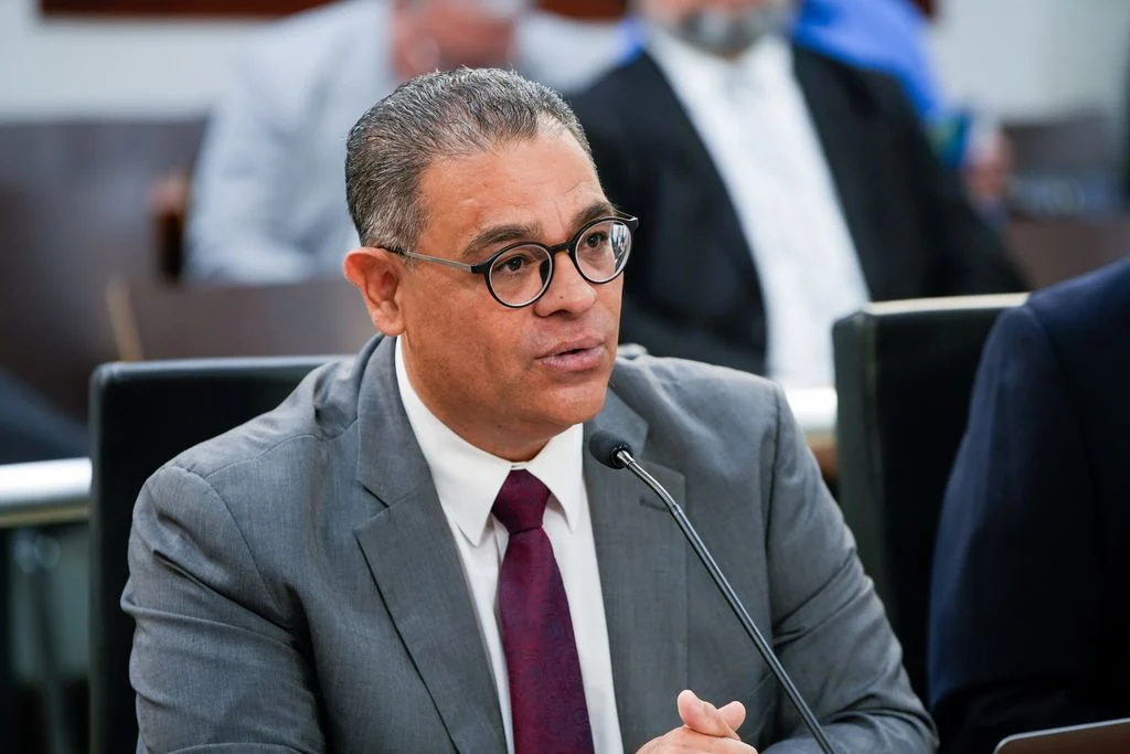 Negociado de Telecomunicaciones aprueba histórica iniciativa denominada “Red Segura” para eliminar infraestructura en desuso que representen un riesgo para la seguridad pública