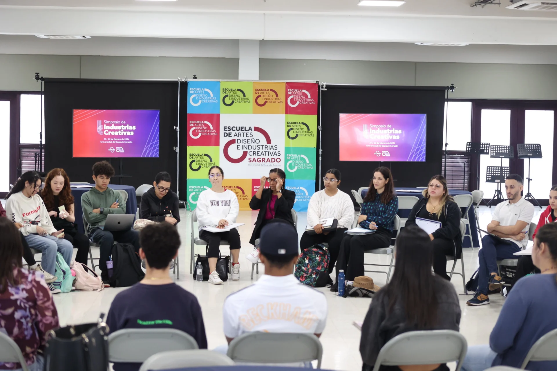 Celebran cuarta edición del Simposio de Industrias Creativas