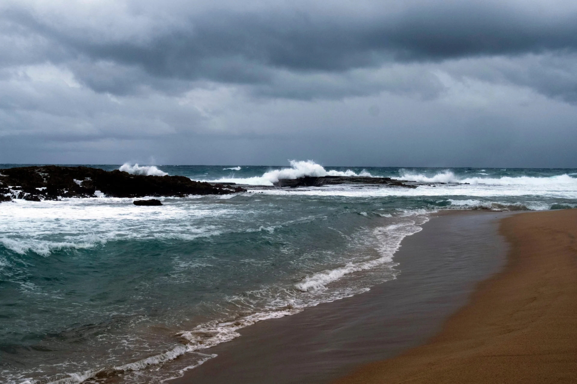 Marejadas peligrosas afectan las costas y se anticipa empeoramiento de las condiciones marítimas