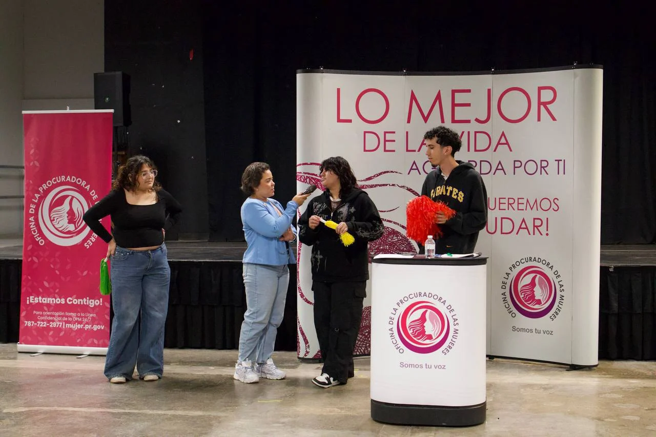 Taller sobre violencia en el noviazgo impacta a más de mil estudiantes y personal escolar en Utuado