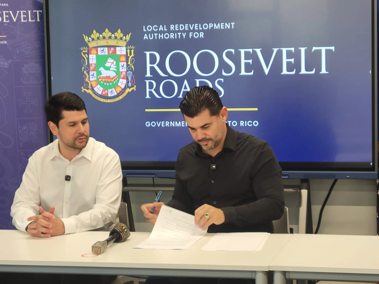 Municipio de Ceiba firma acuerdos colaborativos para trabajos de  infraestructura en la antigua base Roosevelt Roads