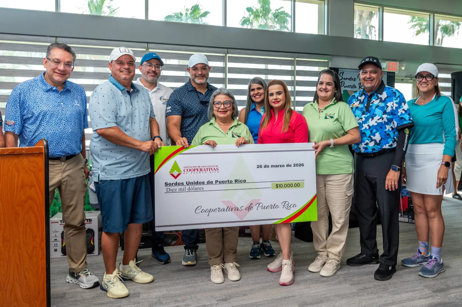 Cooperativas donan $10,000 a Sordos Unidos de Puerto Rico para fortalecer los servicios de la comunidad sorda