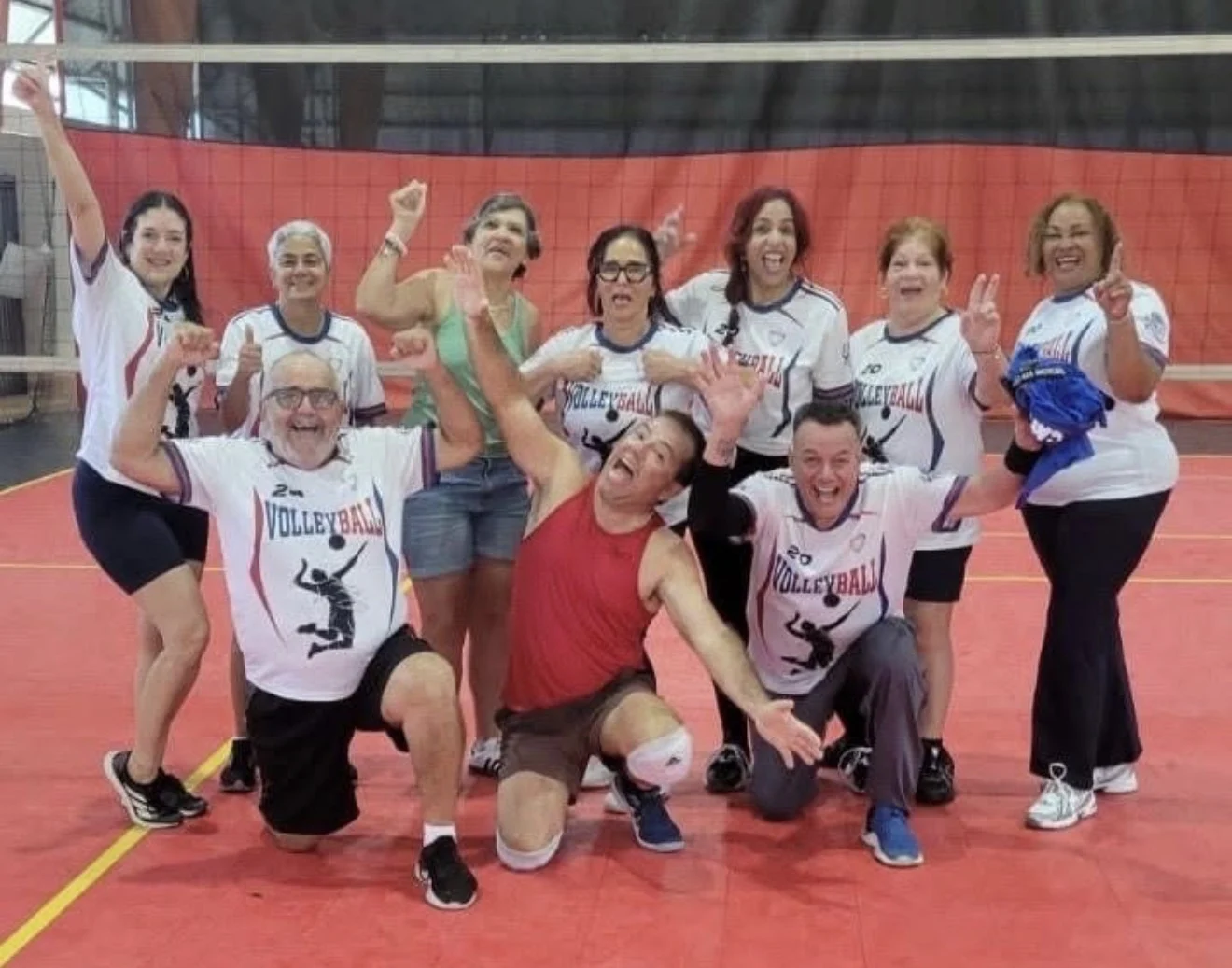 En Cayey también se juega volleyball adaptado para adultos mayores